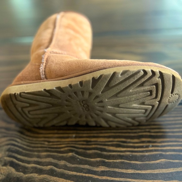 UGG Classic Short Boot Size 6 - Picture 5 of 6